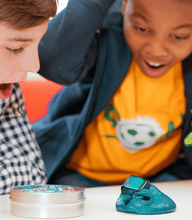 Load image into Gallery viewer, Happy Earth 4" Thinking Putty