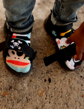 Load image into Gallery viewer, Paul Frank Julius &amp; Skurvy Socks - Kids (sm)
